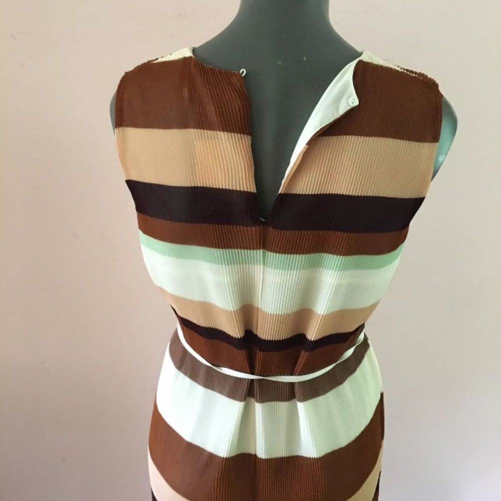 H&M Dress Striped Pleated Chiffon Sleeveless Size 4 Cream Brown Office Party - Picture 9 of 10